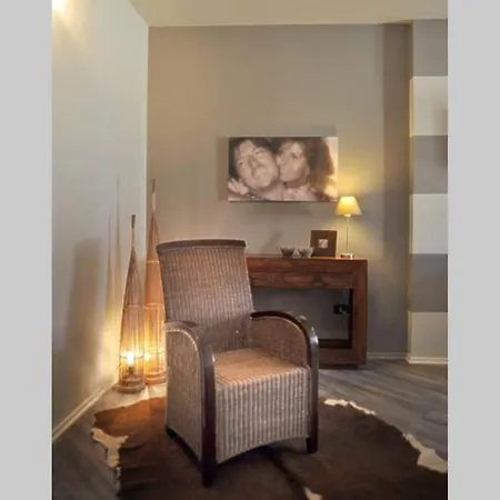 Confortevole In Centro A Apartman La Morra