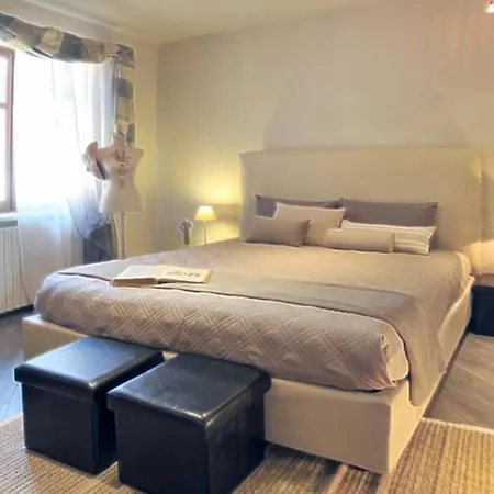 Confortevole In Centro A La Morra